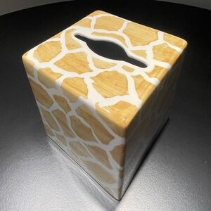 The Mane Lion Giraffe Motif Ceramic Tissue Box